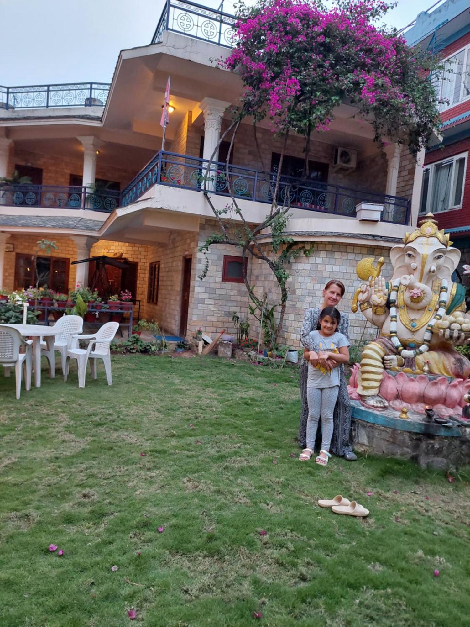 פוקהרה Blue Planet Lodge & Restaurant מראה חיצוני תמונה