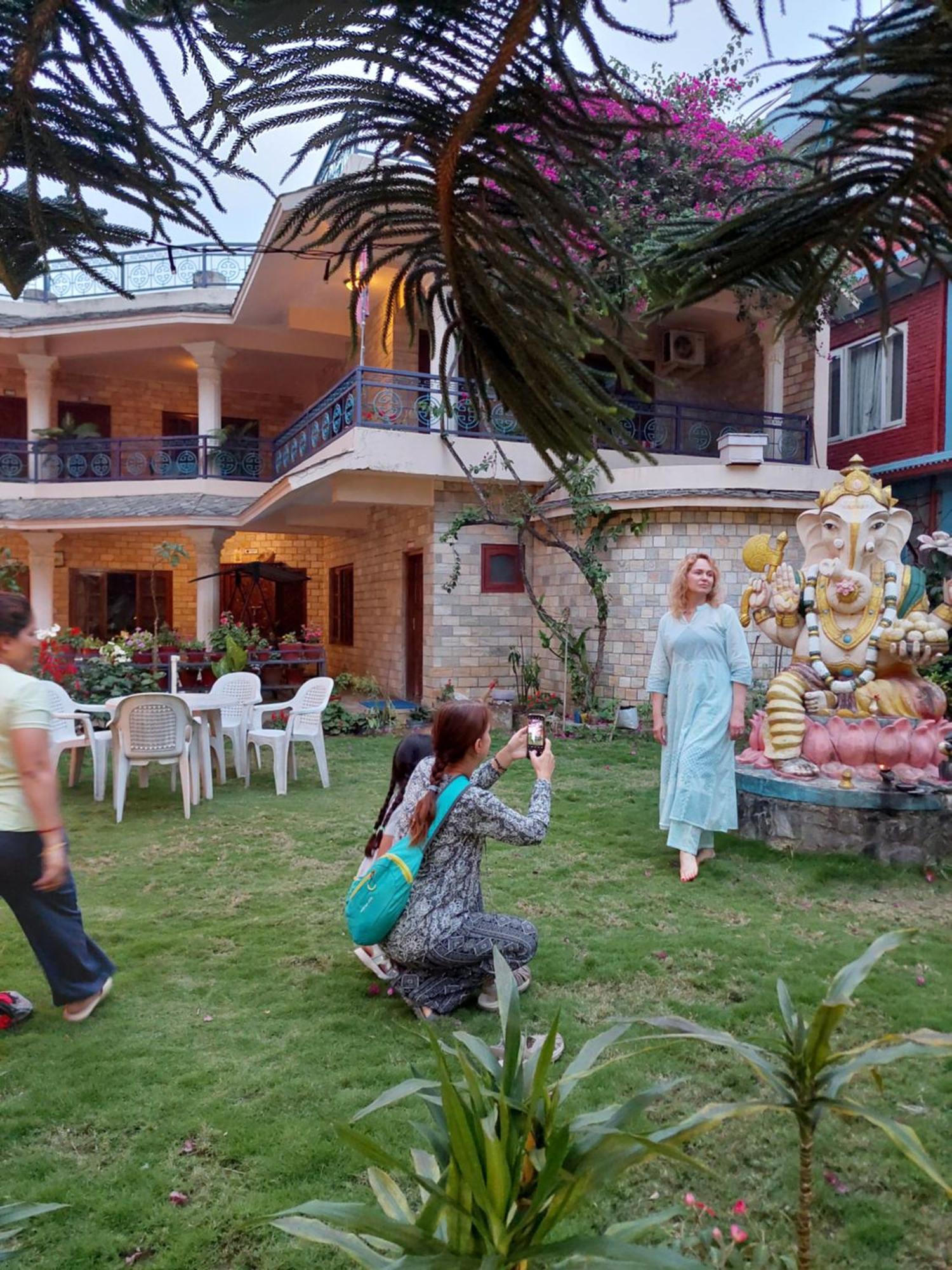פוקהרה Blue Planet Lodge & Restaurant מראה חיצוני תמונה