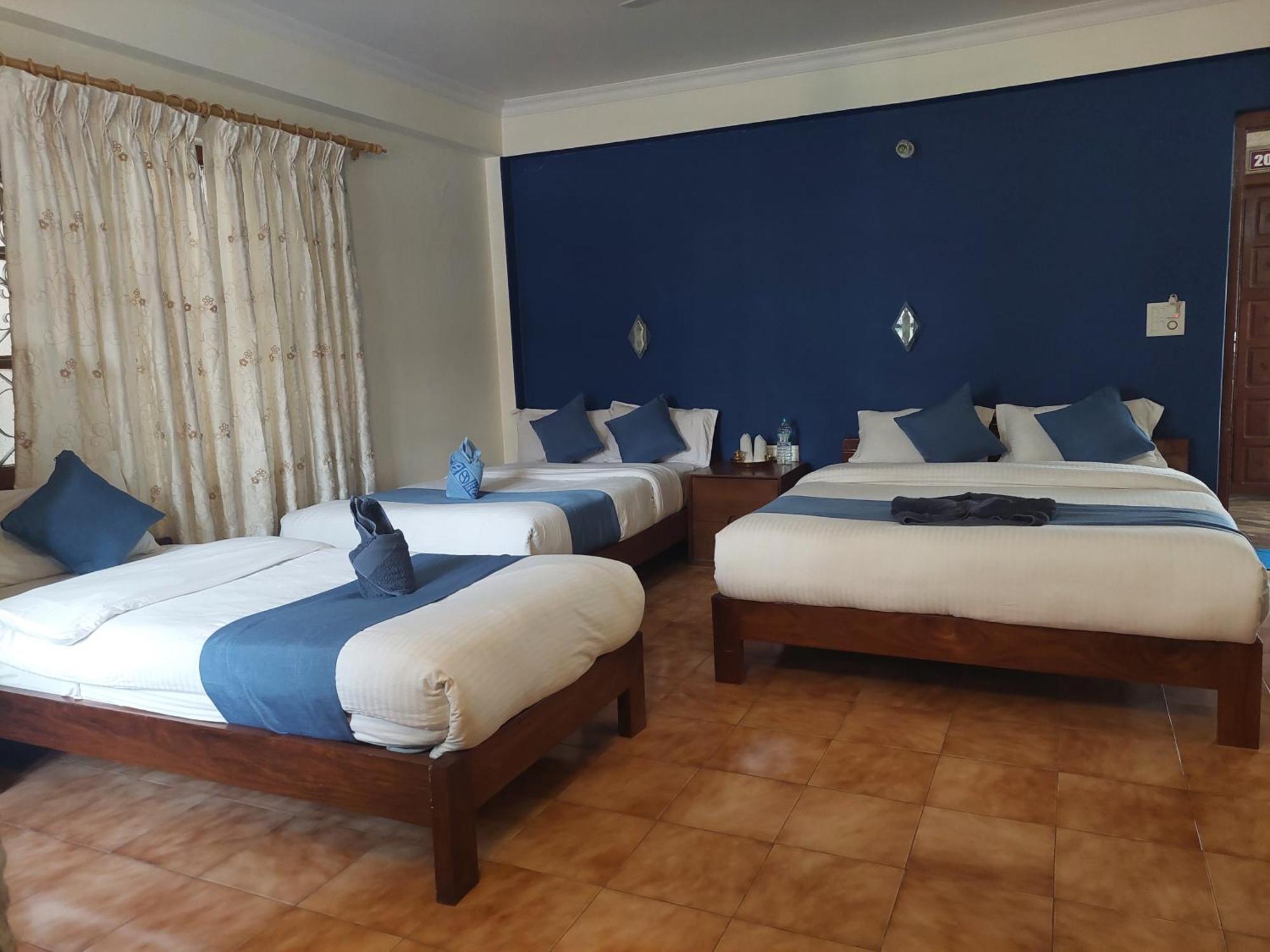 פוקהרה Blue Planet Lodge & Restaurant מראה חיצוני תמונה
