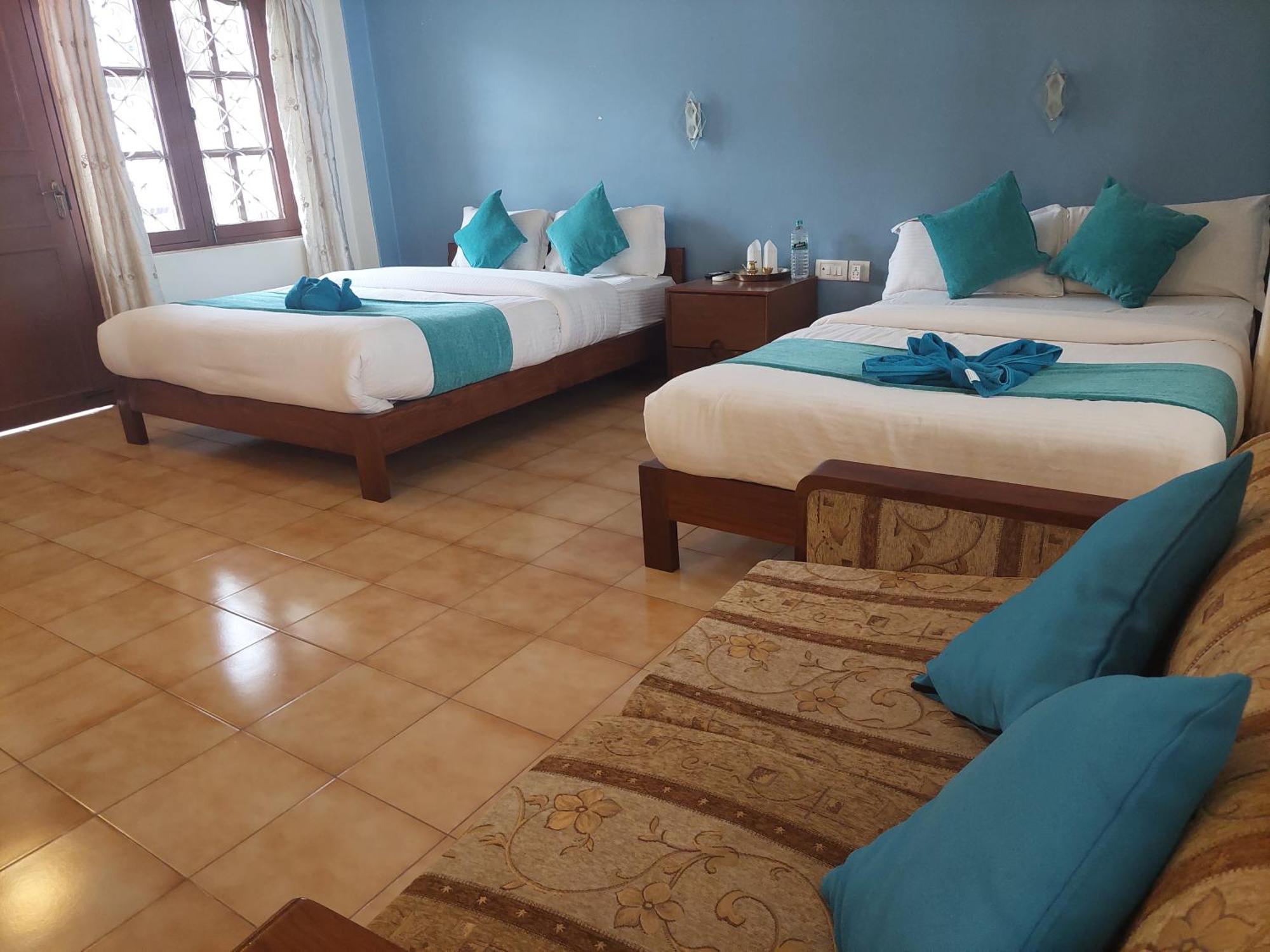 פוקהרה Blue Planet Lodge & Restaurant מראה חיצוני תמונה